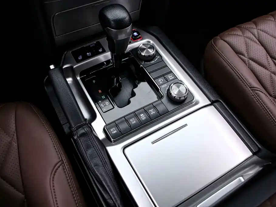 Toyota Land Cruiser — миниатюра 10