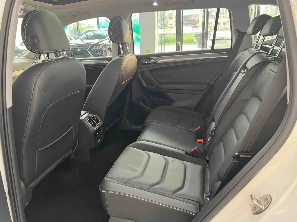 Volkswagen Tiguan L — миниатюра 9