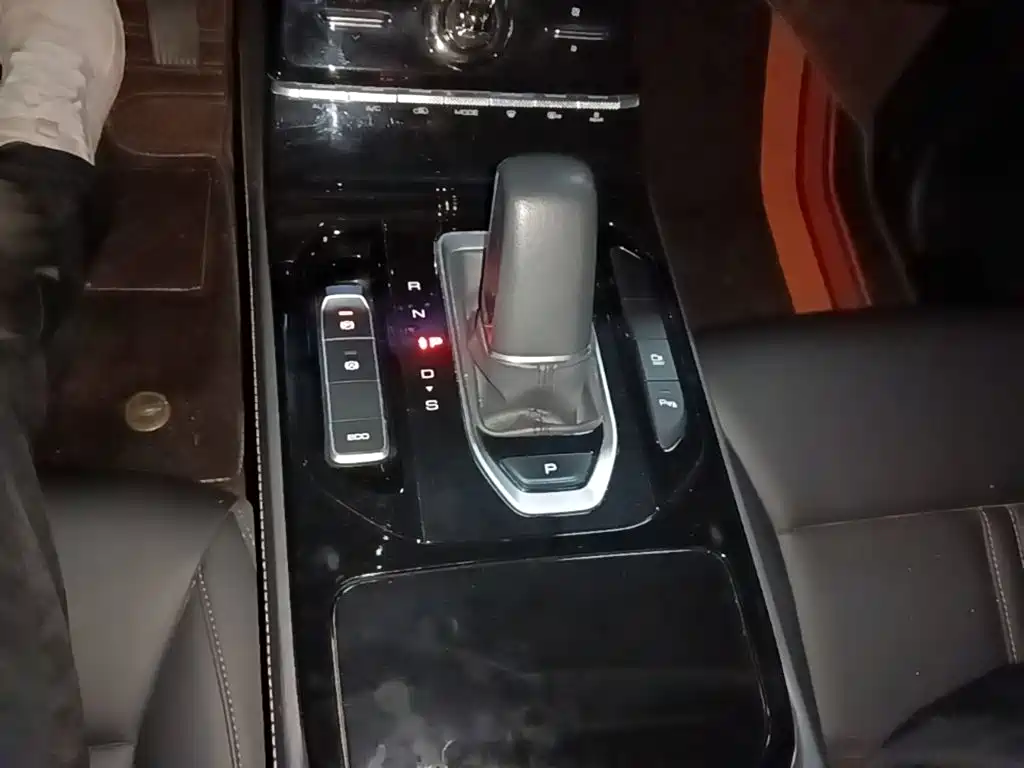 Wuling Victory — миниатюра 14