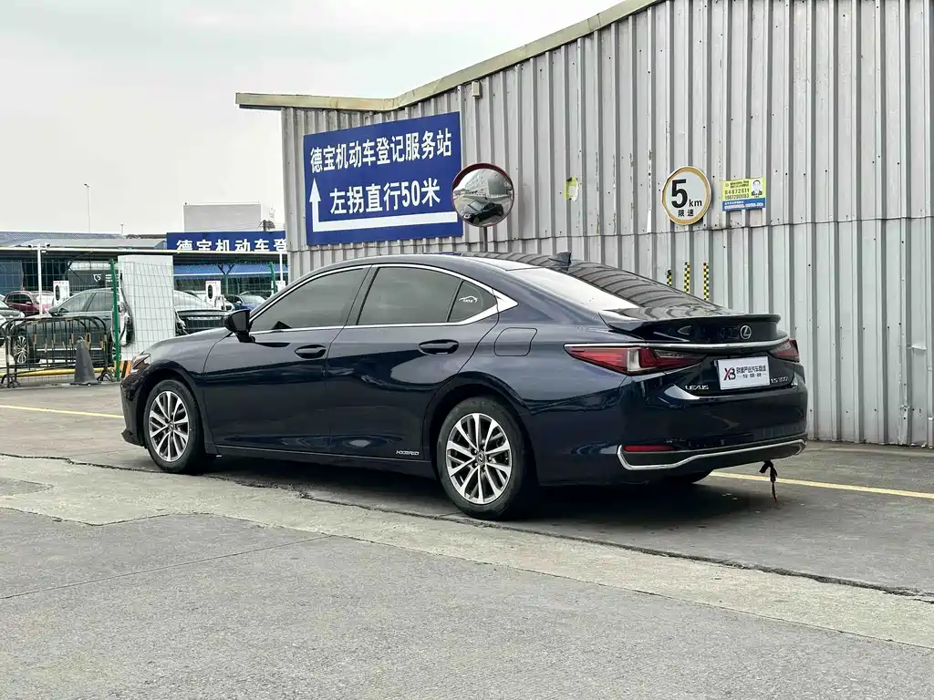 Lexus ES — миниатюра 9