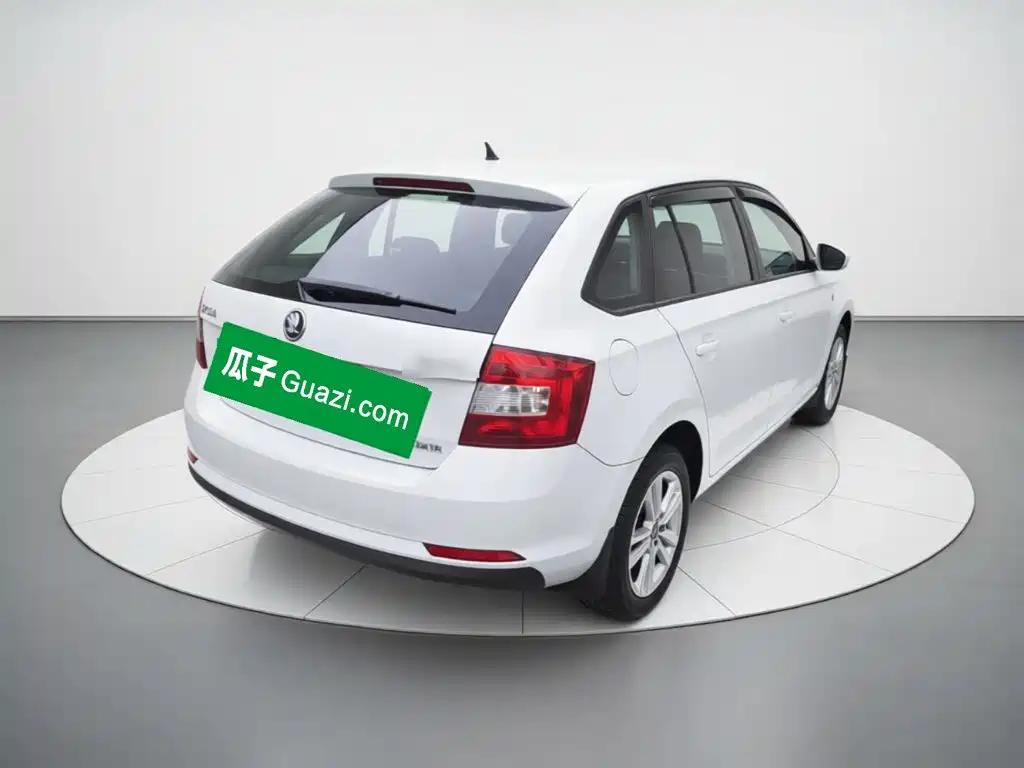 Skoda Rapid Spaceback — миниатюра 4