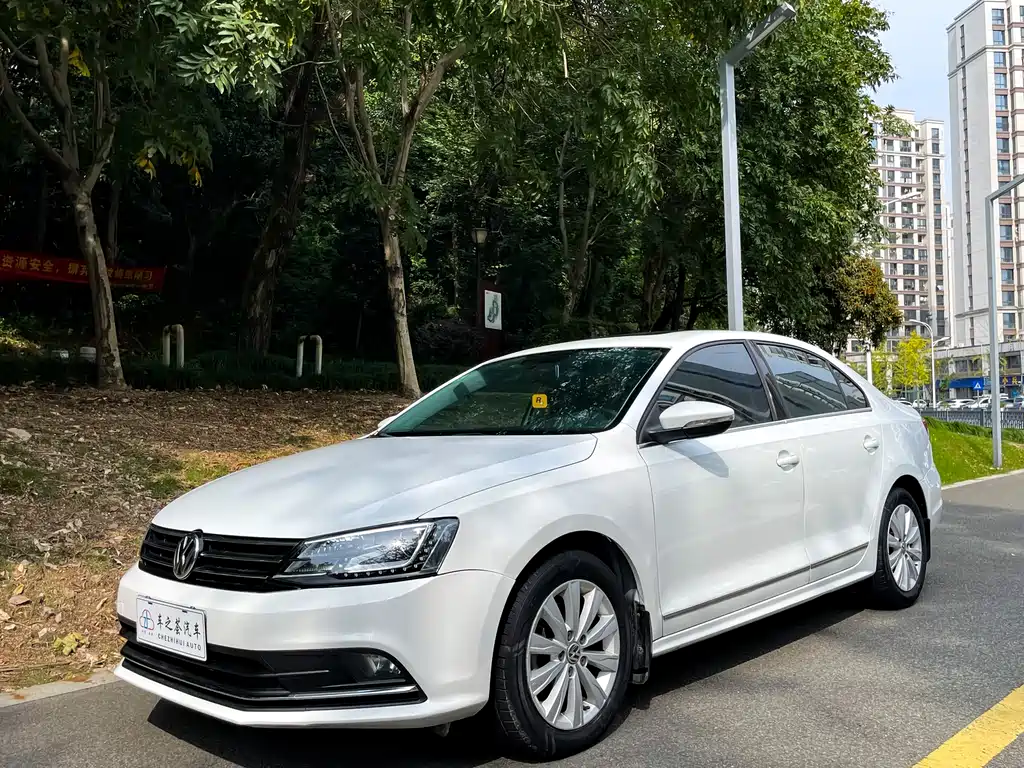 Volkswagen Sagitar 2016