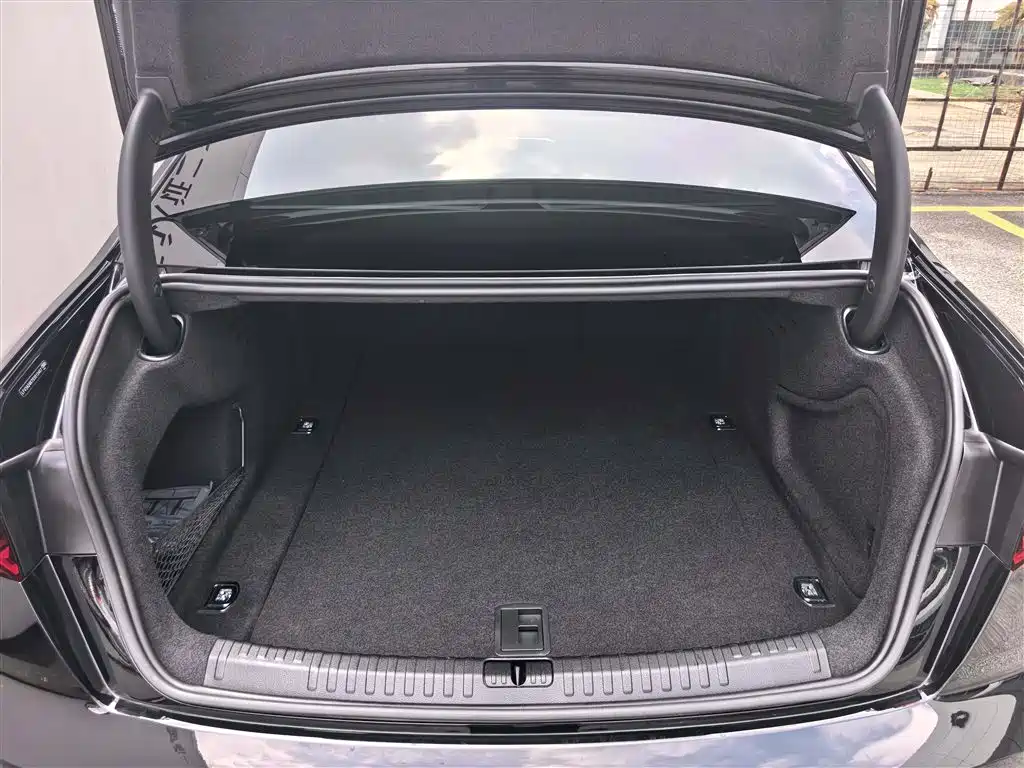 Audi A6L — миниатюра 8