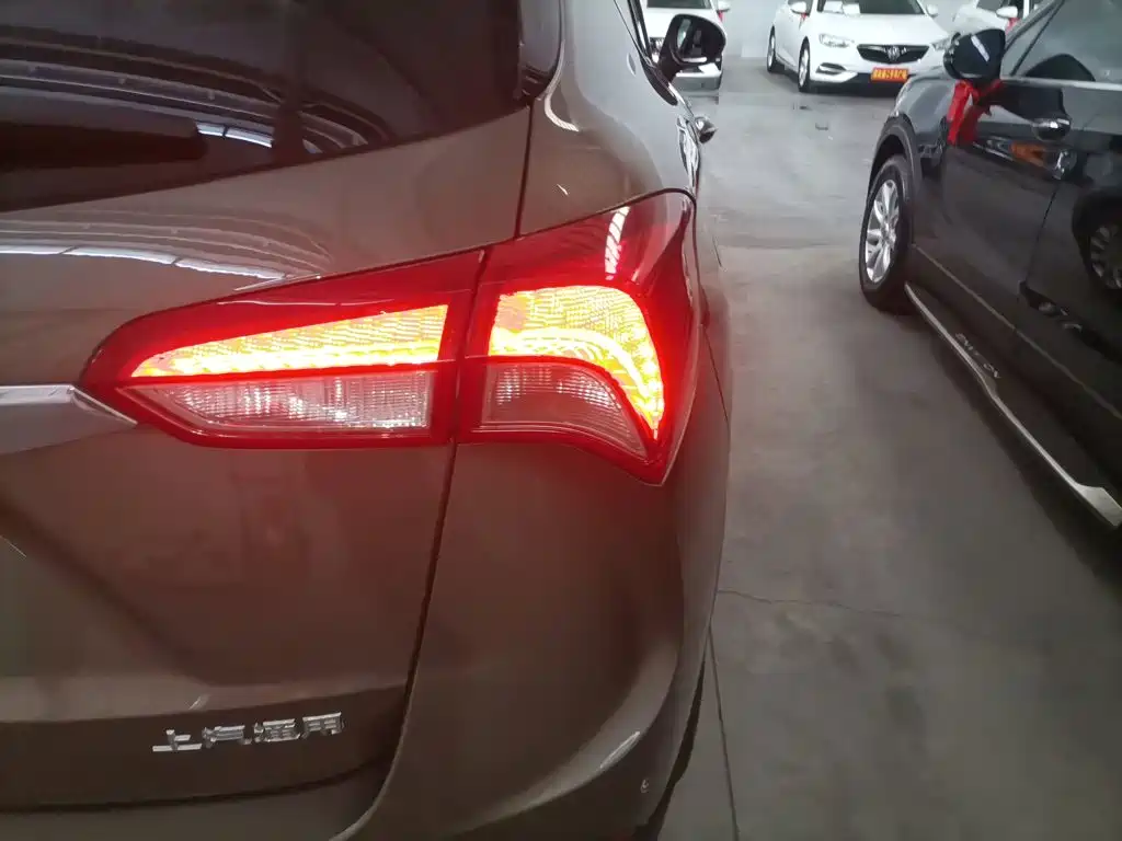 Buick Envision Plus — миниатюра 8