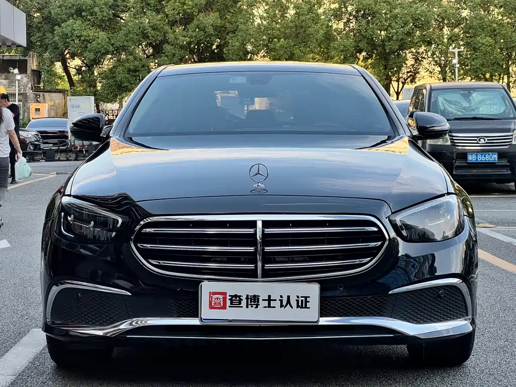 Mercedes-Benz E-Class — миниатюра 2
