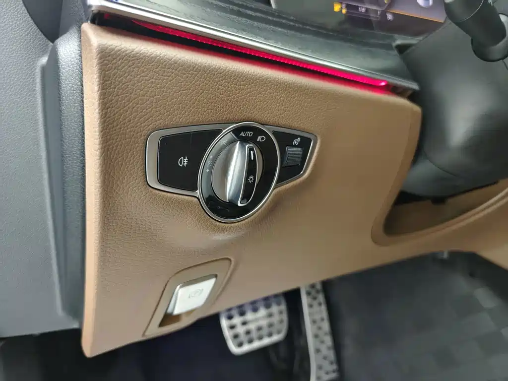 Mercedes-Benz E-Class — миниатюра 16
