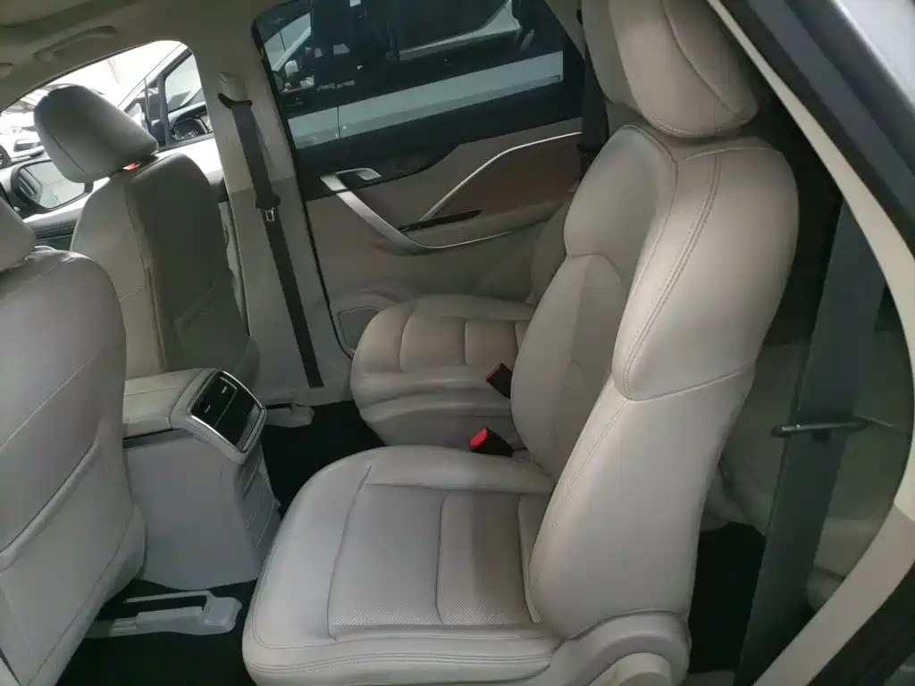 Geely Jia Ji — миниатюра 17