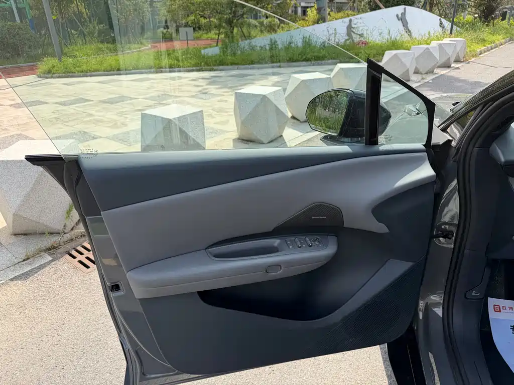 Lynk & Co Z20 — миниатюра 9