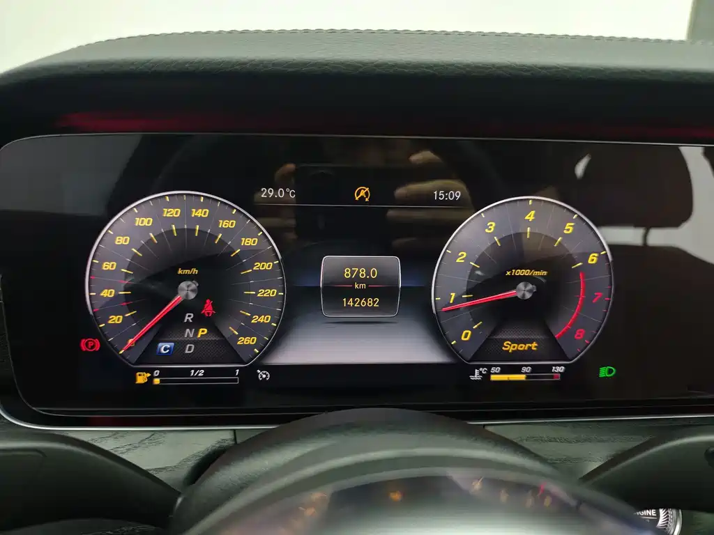 Mercedes-Benz E-Class — миниатюра 32