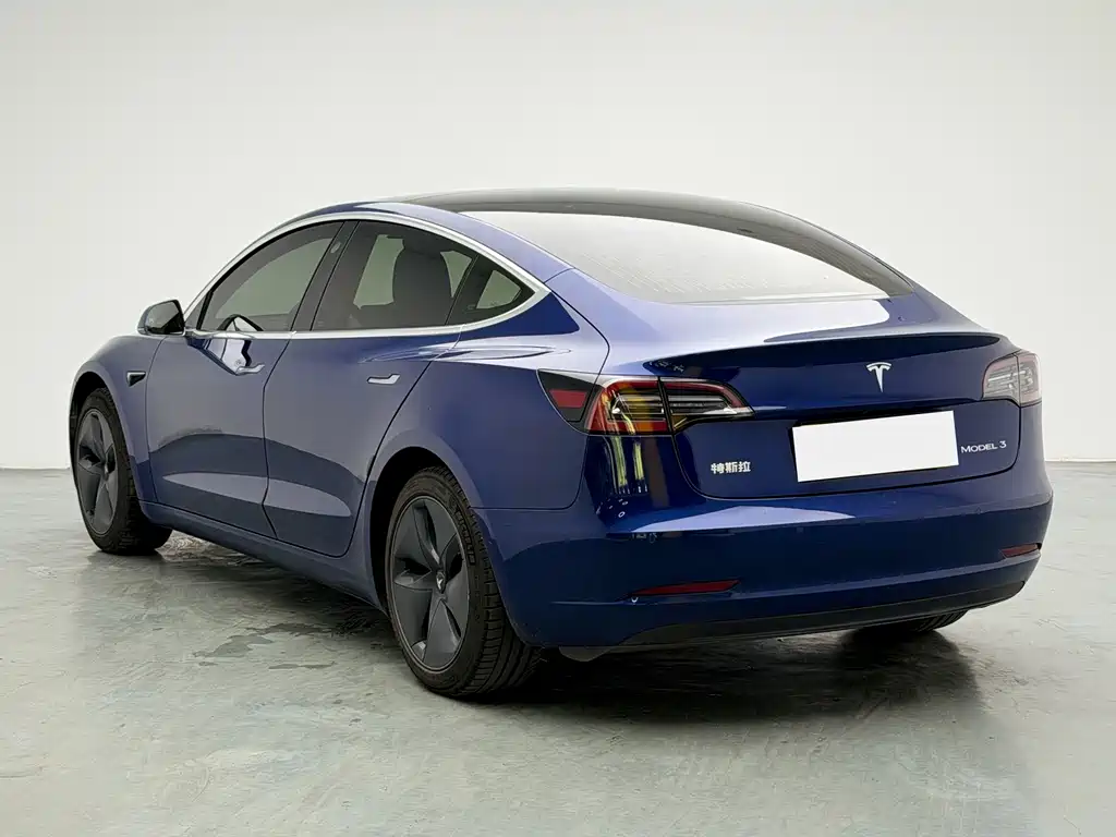 Tesla Model 3 — миниатюра 4