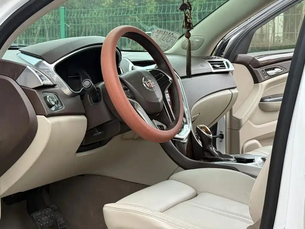 Cadillac SRX — миниатюра 10