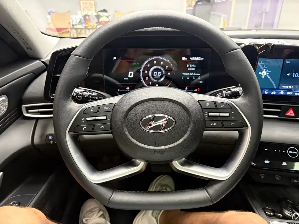 Hyundai Elantra — миниатюра 18
