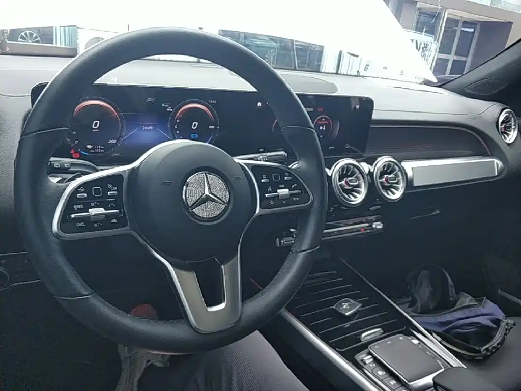 Mercedes-Benz EQB — миниатюра 10