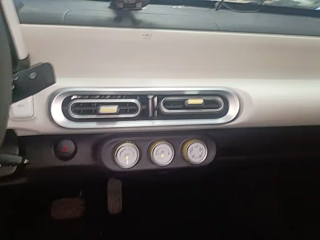 Wuling MINIEV — миниатюра 13