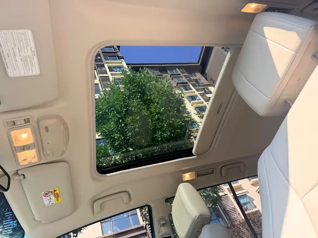 Mitsubishi Pajero (Import) — миниатюра 19