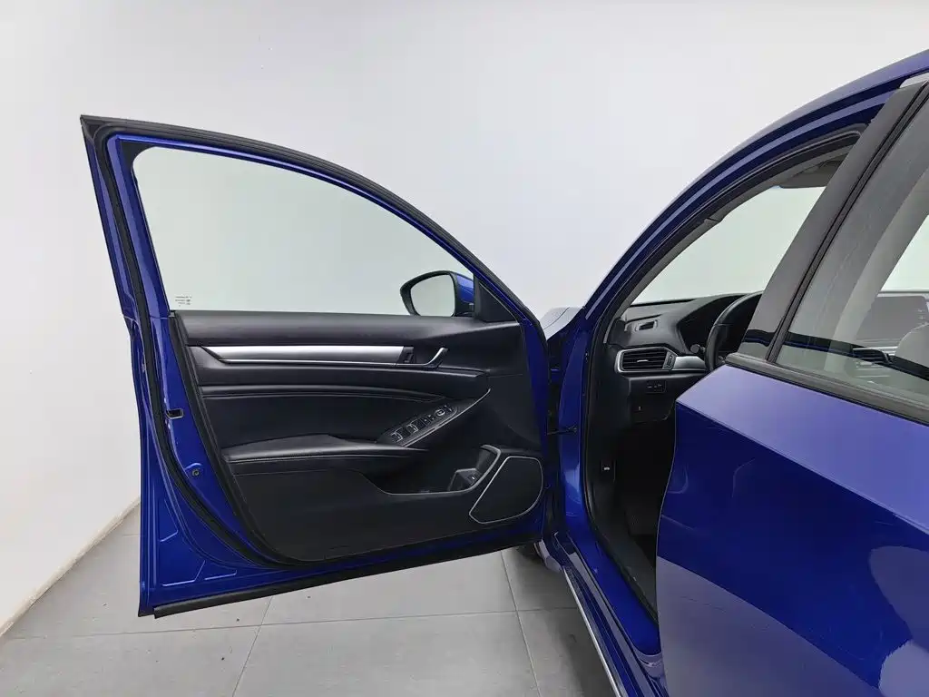 Honda Accord — миниатюра 8