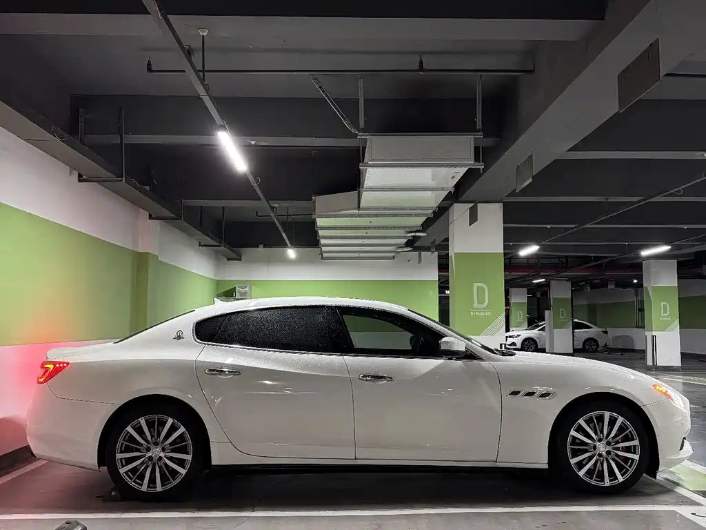 Maserati Quattroporte — миниатюра 4