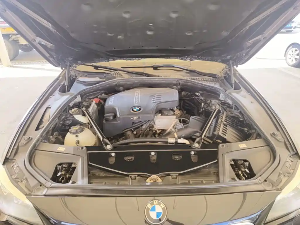 BMW 5 Series — миниатюра 20