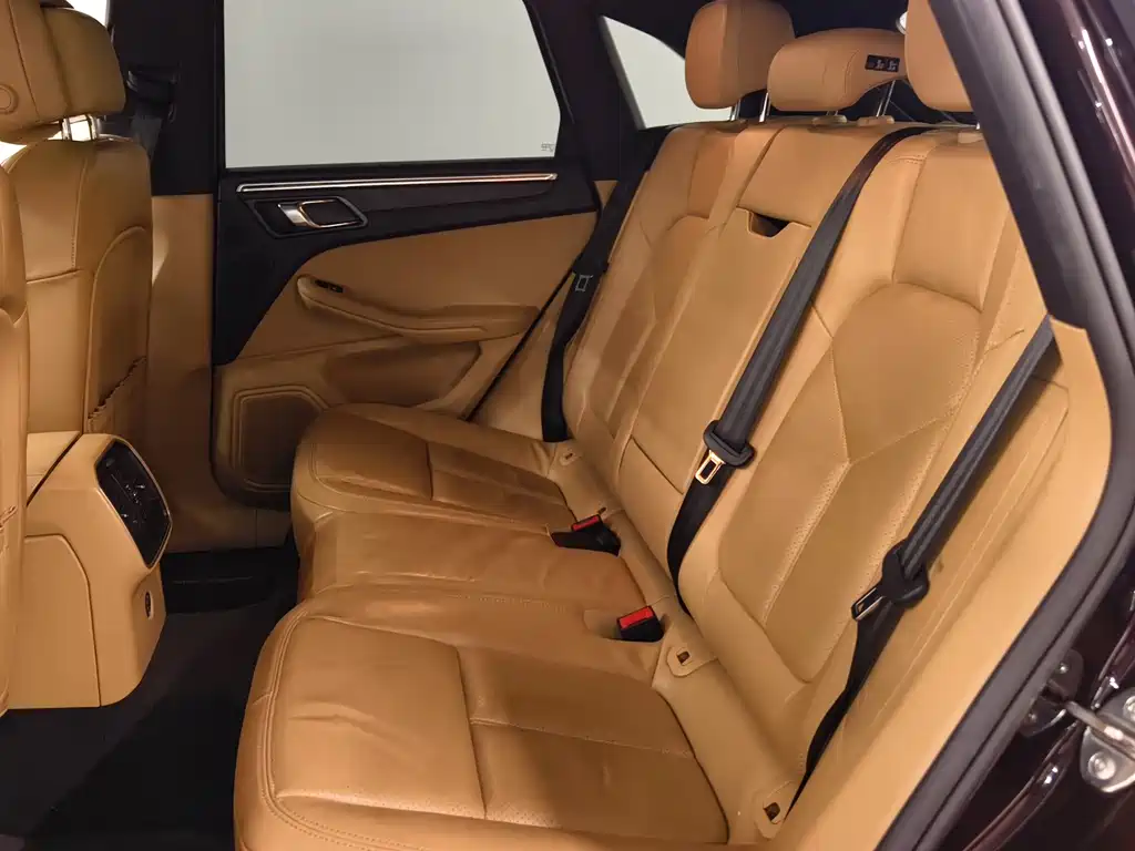 Porsche Macan — миниатюра 10