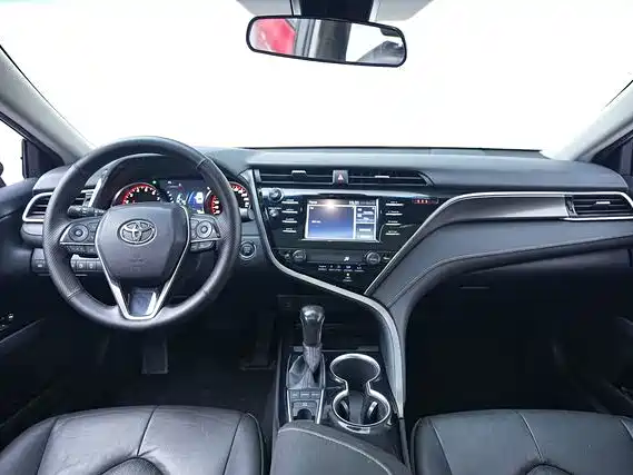 Toyota Camry — миниатюра 4