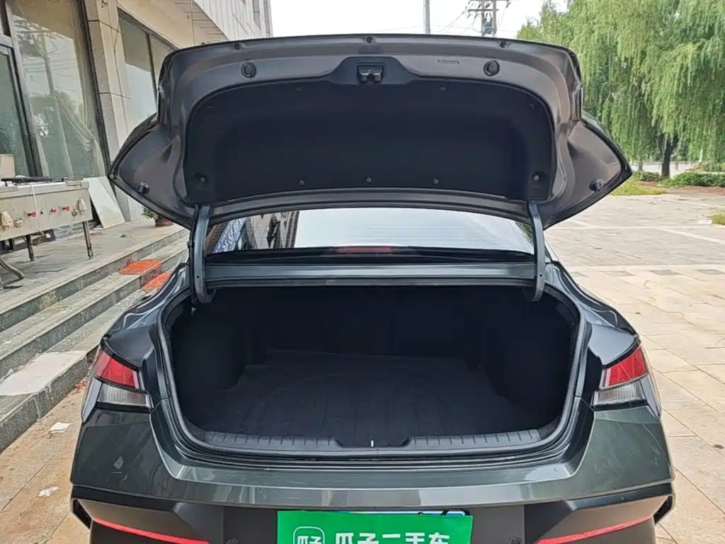 Hyundai Elantra — миниатюра 19