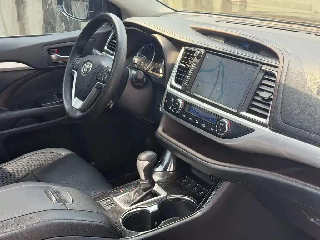 Toyota Highlander — миниатюра 14