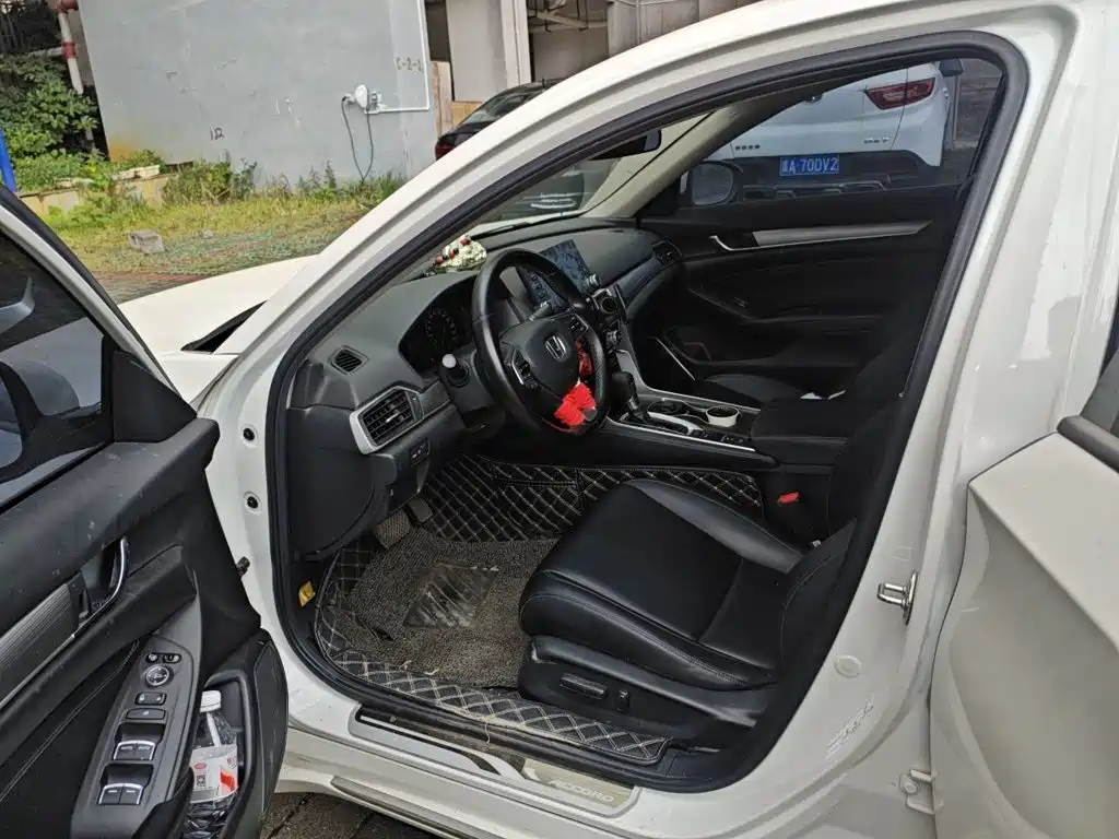 Honda Accord — миниатюра 12