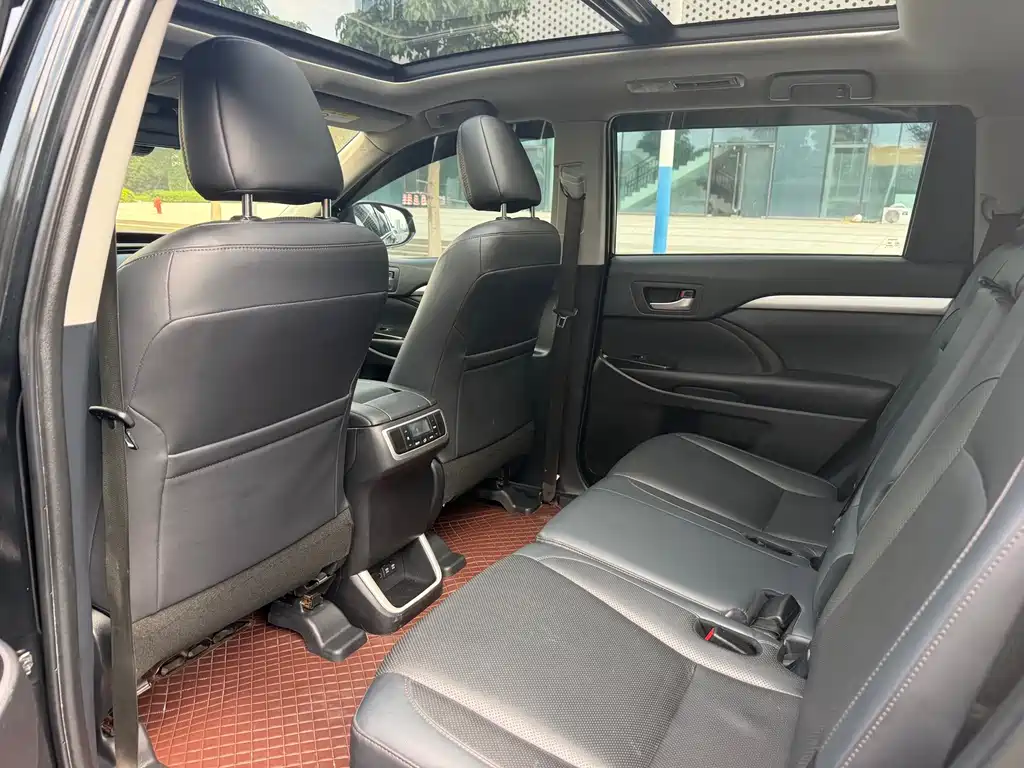 Toyota Highlander — миниатюра 6