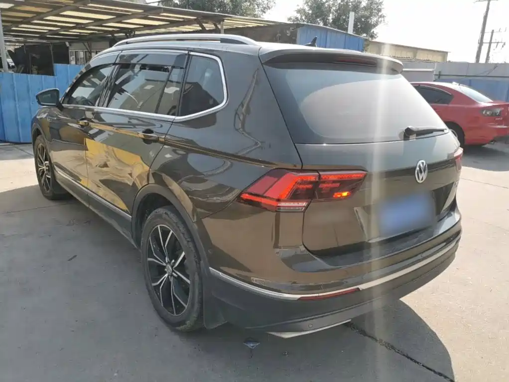 Volkswagen Tiguan L — миниатюра 5