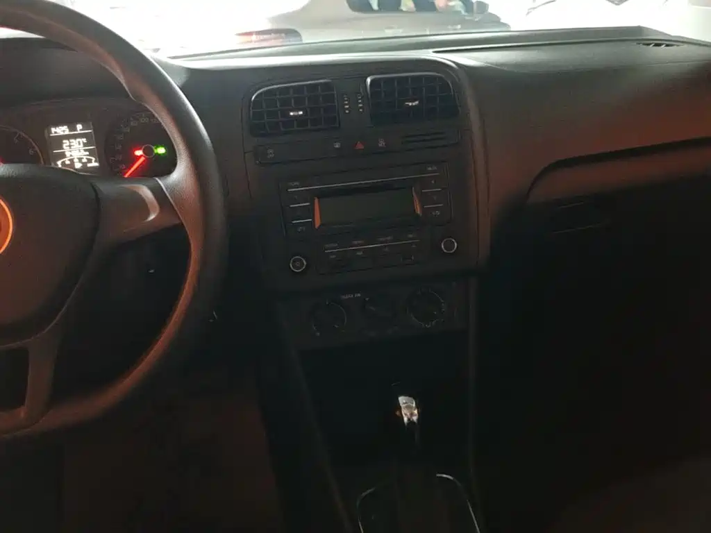 Volkswagen Polo — миниатюра 13