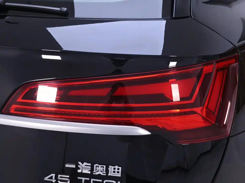 Audi Q5L — миниатюра 9