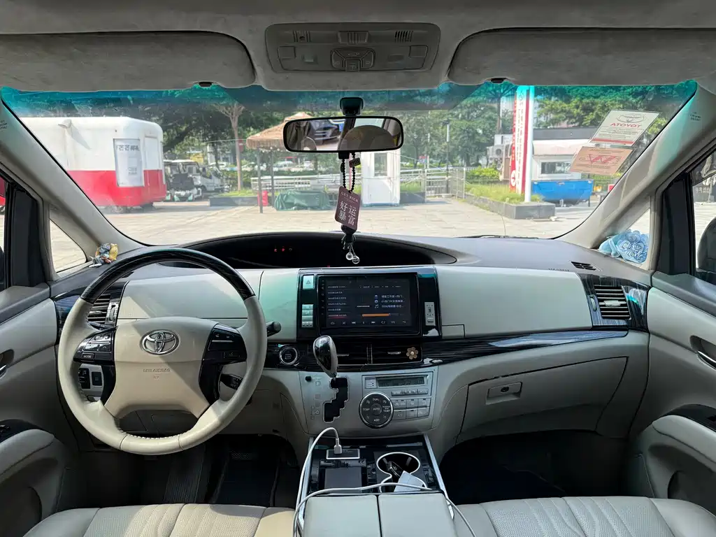 Toyota Previa — миниатюра 5