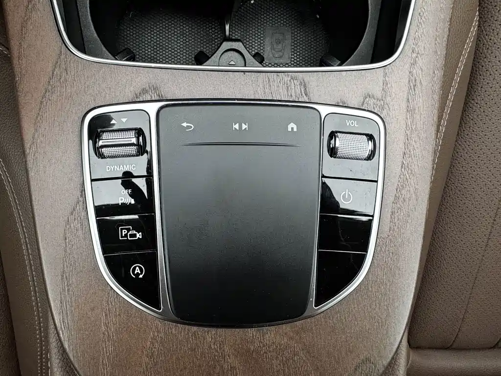 Mercedes-Benz E-Class — миниатюра 15