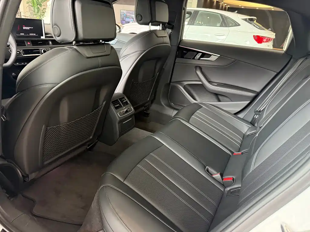 Audi A4L — миниатюра 15