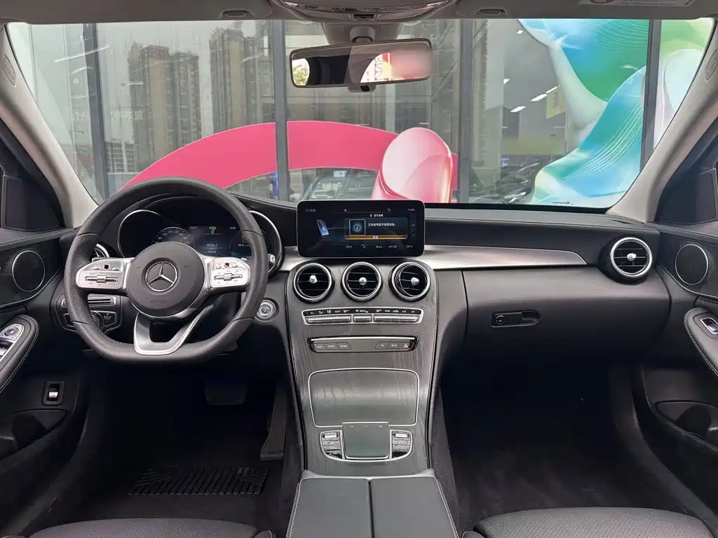 Mercedes-Benz C-Class — миниатюра 13