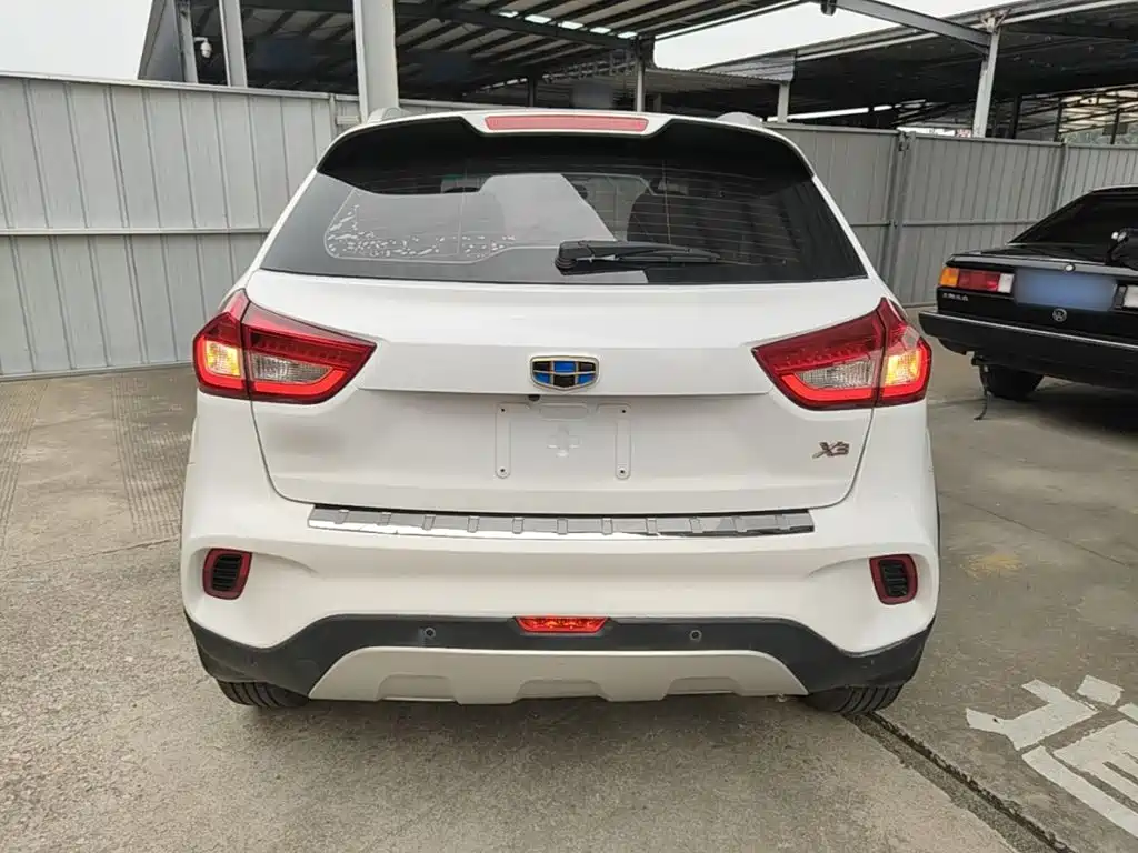 Geely Vision X3 — миниатюра 6