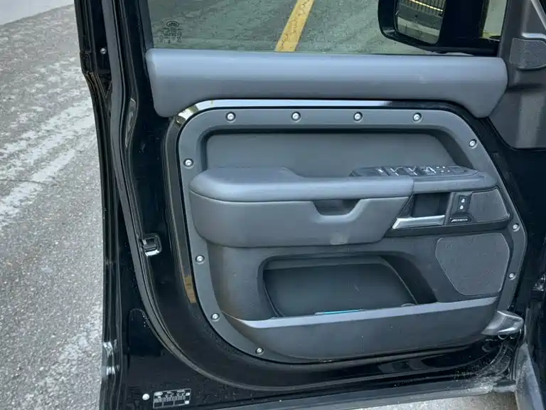 Land Rover Defender — миниатюра 5
