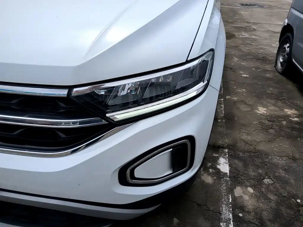 Volkswagen T-Roc — миниатюра 24