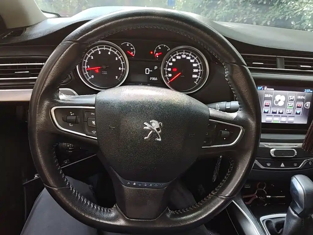 Peugeot 408 — миниатюра 11