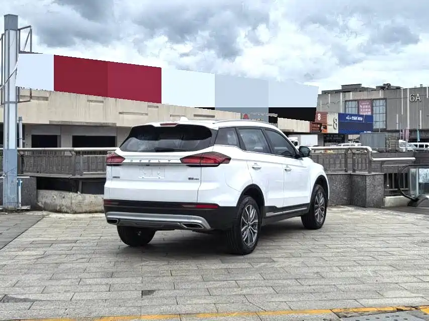 Geely Boyue — миниатюра 4