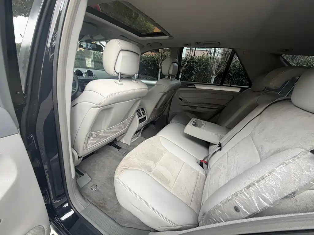 Mercedes-Benz M 2010 ML 300 4MATIC
