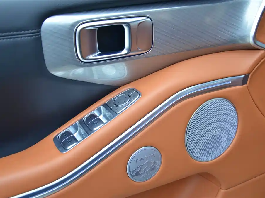 TANK TANK 700 NEW ENERGY