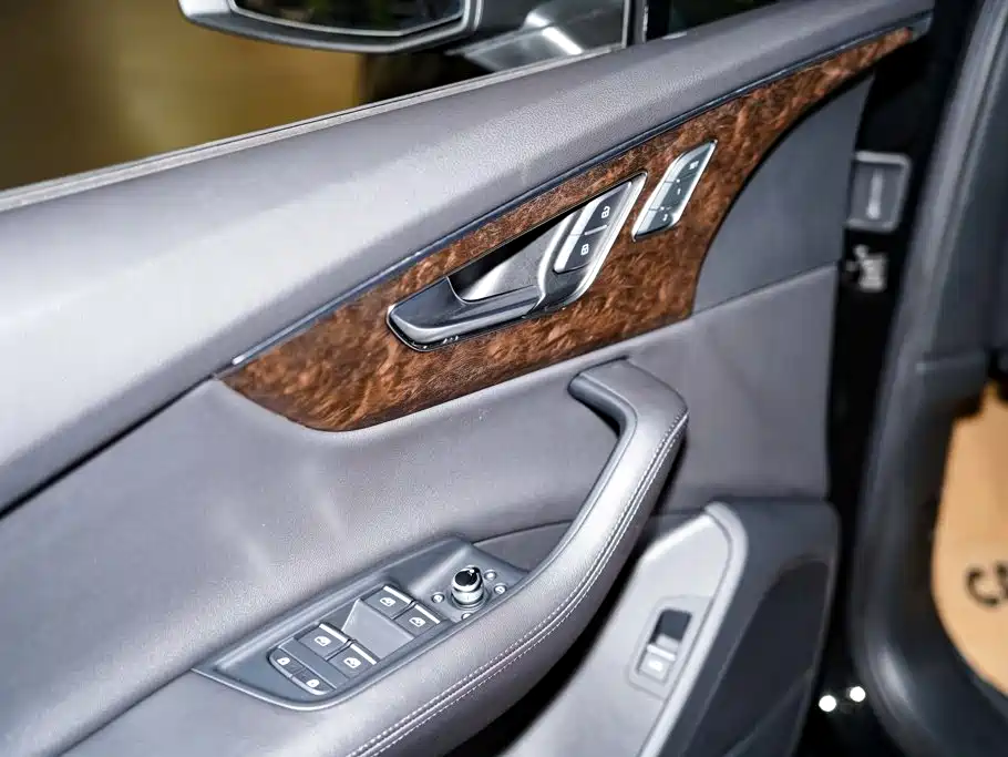 Audi Q7 — миниатюра 27