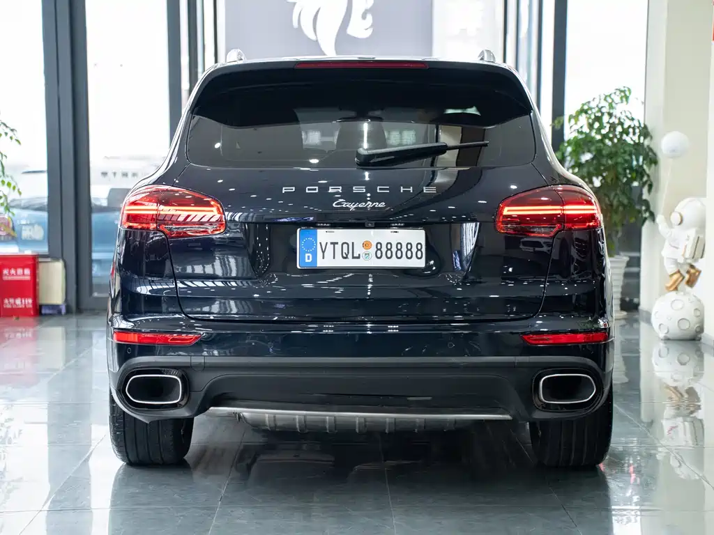 PORSCHE CAYENNE