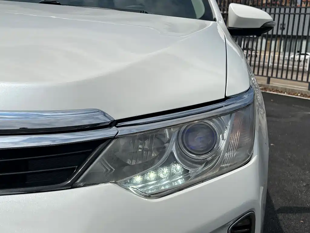 Toyota Camry — миниатюра 4