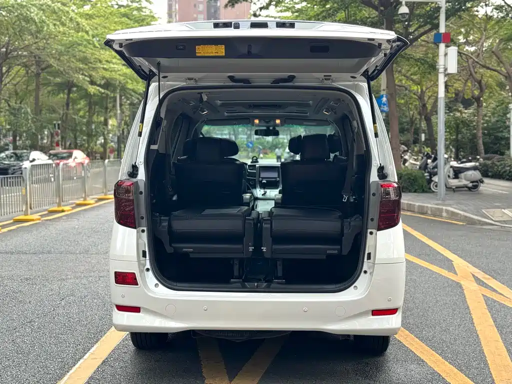 Toyota Alphard — фотографии объявления, Фото 17