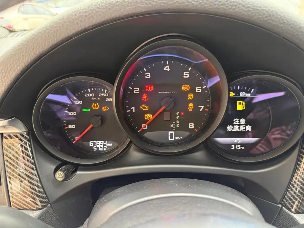 Porsche Macan — миниатюра 16