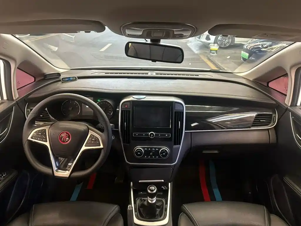 BYD MAX — миниатюра 9