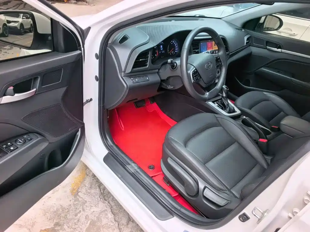 Hyundai Elantra — миниатюра 16