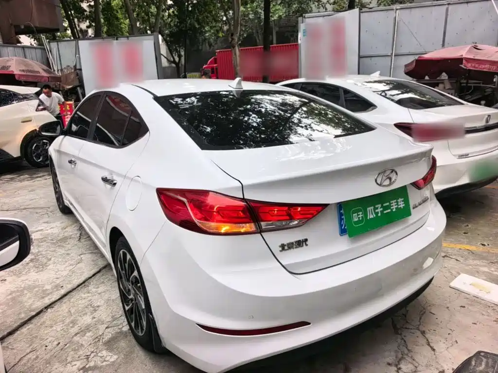 Hyundai Elantra — миниатюра 5